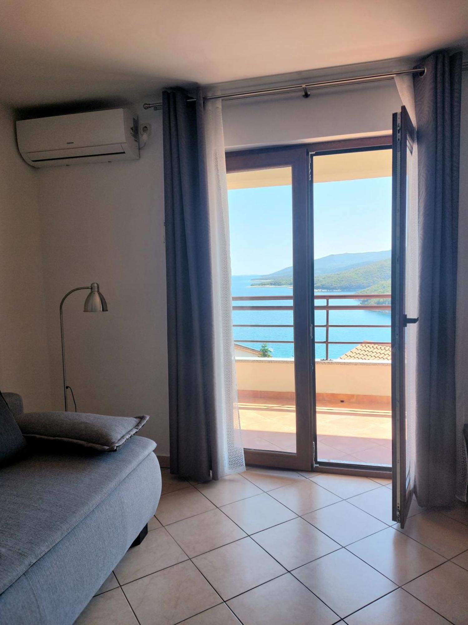 Sunshine Apartment West Rabac Exterior foto